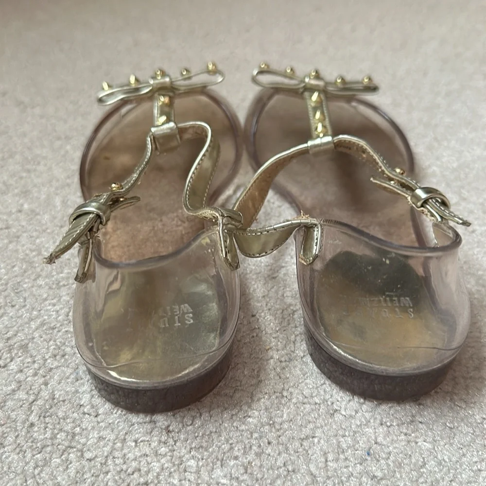 🛍️SALE🛍️ Stuart Weitzman Rubber Bow Accents T-strap Sandals - Picture 4 of 6